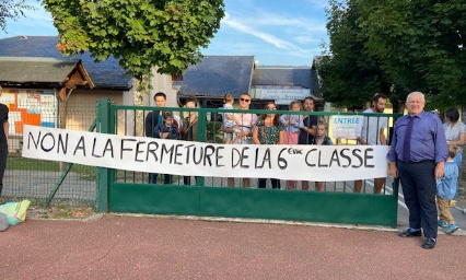 Non à la fermeture de la 6ème classe de l'école Louis Amand de SAINT ALBAN LEYSSE