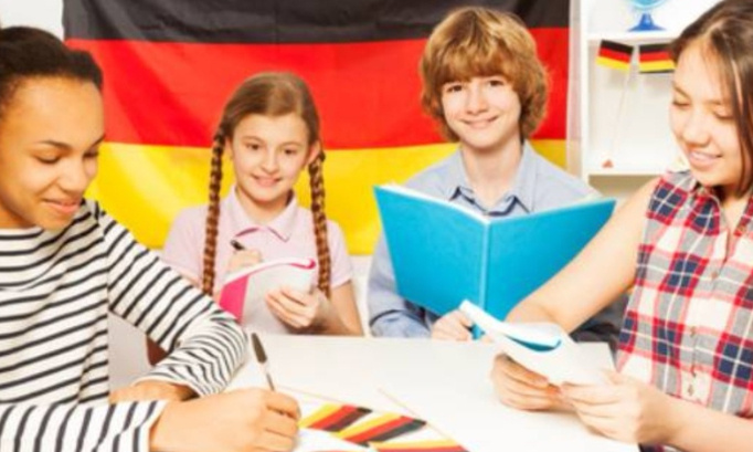 Oui à un professeur d'allemand au collège de Villié-Morgon !