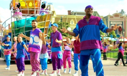 Stop aux incivilités à Disneyland Paris et à ses fans extrêmes du show des 30 ans !