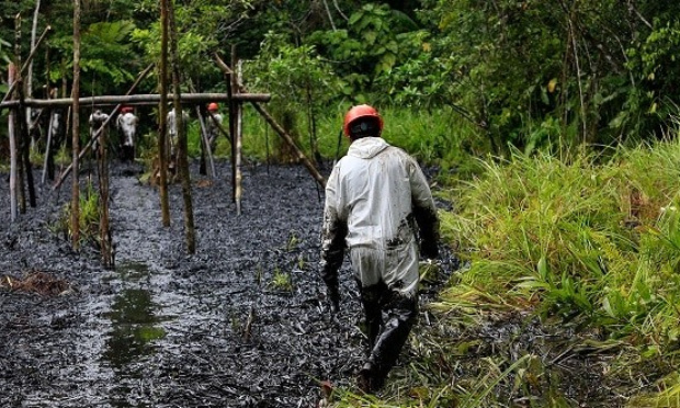Pour que les entreprises prennent en charge les défaillances techniques et humaines provoquées par les déversements de pétrole dans la forêt péruvienne !