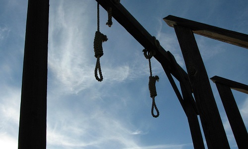 Je réclame le rétablissement de la peine capitale.