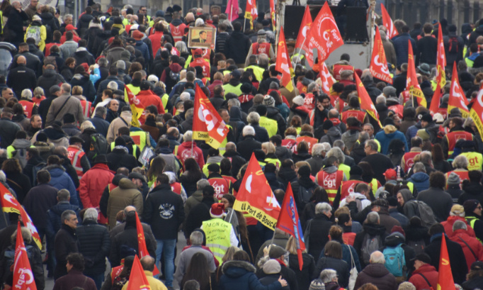 En soutien au vaste mouvement de grève nationale : pour la reconnaissance des métiers de l'humain
