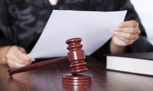 Egalité des droits des papas et des enfants face aux juges des affaires familiales femmes!