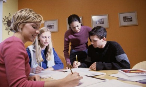 Renouvellement du titre de séjour de notre collègue Diallo Alpha.