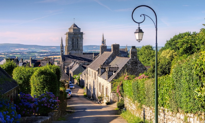 Urgent : la montagne de Locronan est en danger !