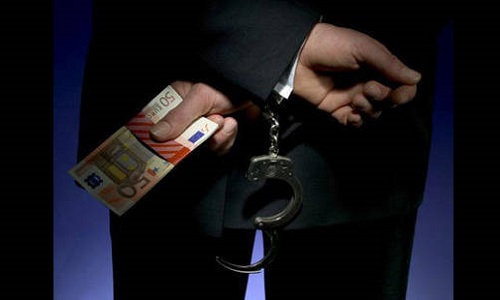 Le remboursement des fraudeurs de l'état et leur destitution