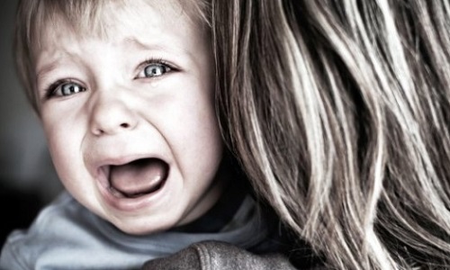 Pour les dommages et intérêts par les assistantes sociales de l'ASE et le juge pour enfants