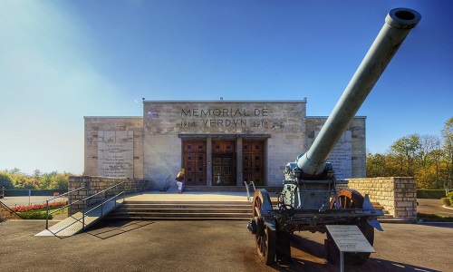 La création d'un mémorial à Verdun en mémoire des animaux morts en 14/18