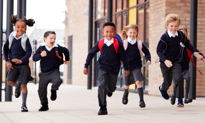 Pour le port de l’uniforme à l’école et dans nos universités !