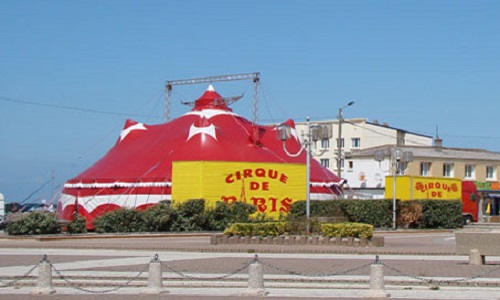 Non à la venue du cirque de Paris, place de la Libération à Noyelles-sous-Lens