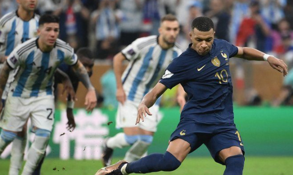 Contre l'arbitrage du match France-Argentine !