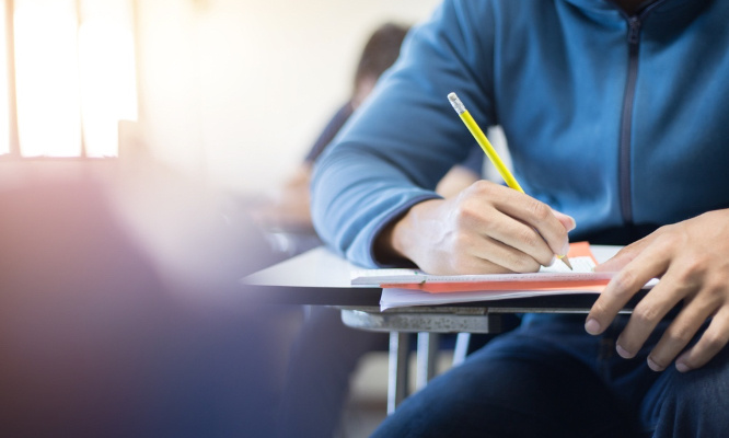 Pour reporter la date des examens du semestre 5, SVI