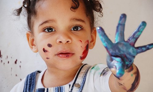 Prélèvement de l'impôt à la source pour les assistantes maternelles et familiaux avec le maintien de la réduction fiscale