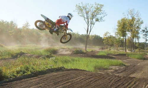 Pour une piste de motocross
