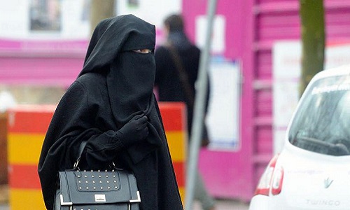 Application stricte de la loi sur le voile et la burqa dans les lieux publics!