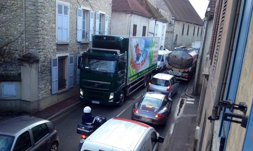 Réalisation d'une déviation de Nézel par le plateau de Montgardé