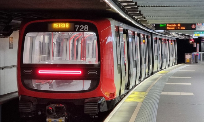 Pour un métro B qui fonctionne tous les jours et pour un remboursement des abonnements !