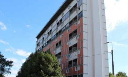 Stop aux insécurités et aux délinquances dans la résidence les peupliers