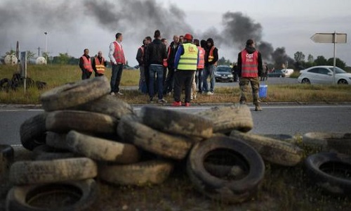 Ras le bol des grèves à la SNCF, blocage des raffineries!