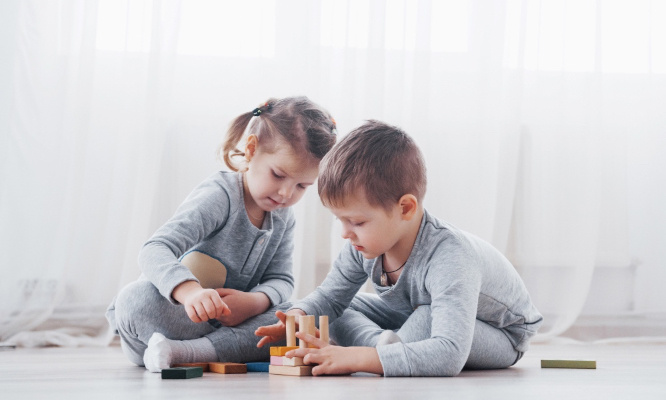 Les enfants ont droit à leur père autant qu’à leur mère !