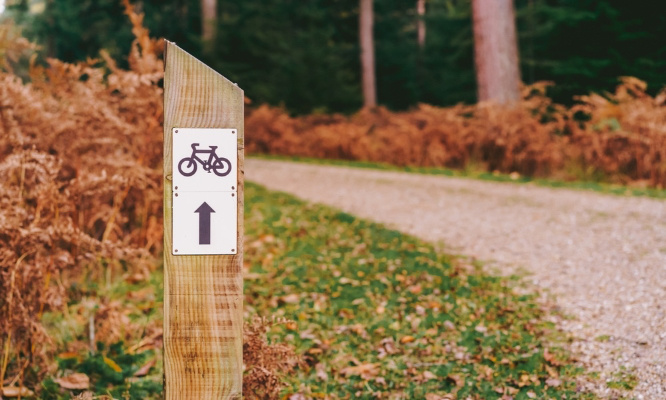 Pour la mise en place d'une pistes cyclable au pied du Col de l'Arche !