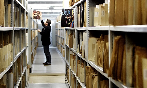 Arrêt de la vente aux enchères des vinyles de Radio France et de notre patrimoine national