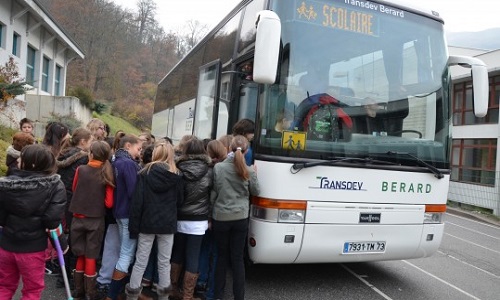 Le maintien des accompagnateurs de bus pour les écoles du RPI de la Combe