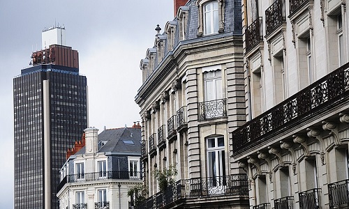 Pour que l’actuel emplacement de la trésorerie publique ne soit pas à son tour remplacé par du béton mais par un jardin