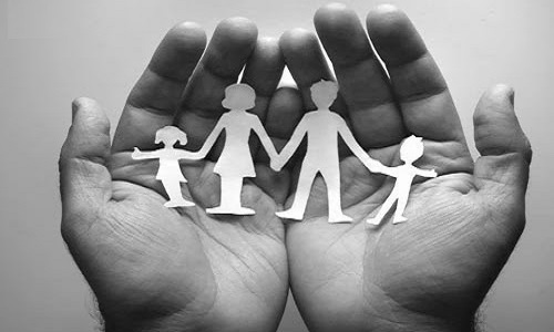 La révision de la politique relative à l'inscription et à l'admission des élèves de la CSP afin de minimiser au maximum les transferts d'écoles et d'assurer une stabilité aux élèves