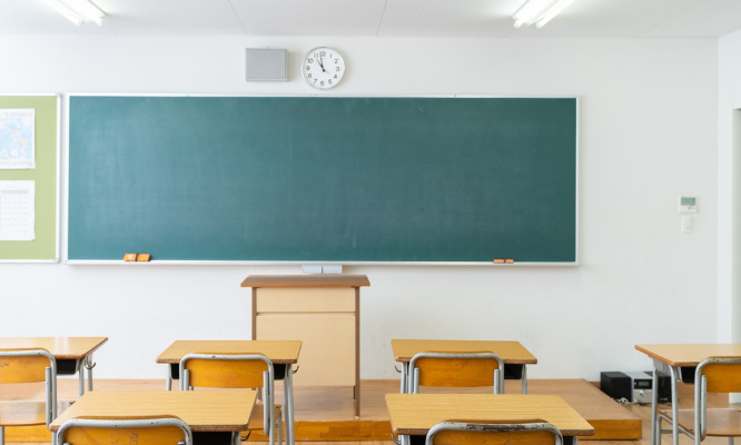 Contre la fermeture d'une classe à l'école élémentaire Ernest Pérochon