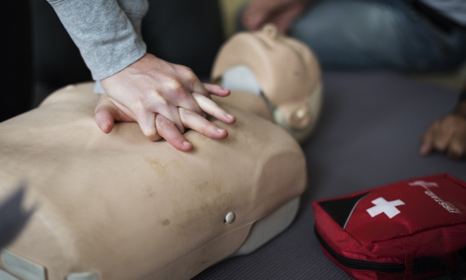 Pour un apprentissage obligatoire des gestes de 1er secours dans les établissements scolaires !