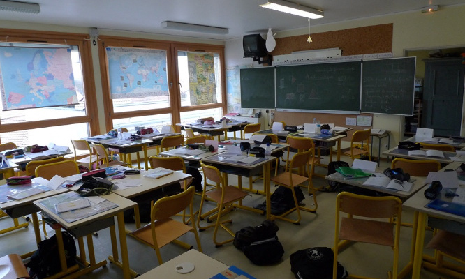 Non aux fermeture de classes, dans les écoles, collèges et lycées
