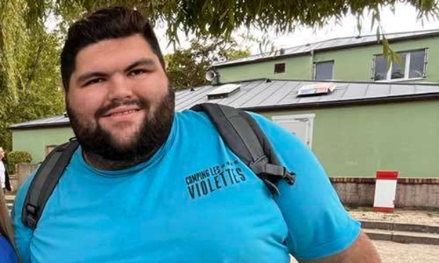 Nous souhaitons retrouver Alex à l'animation du Camping les Violettes en 2023.