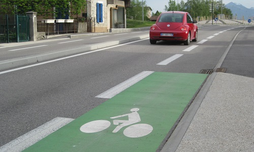 Non aux couloirs cyclistes à contre-sens !
