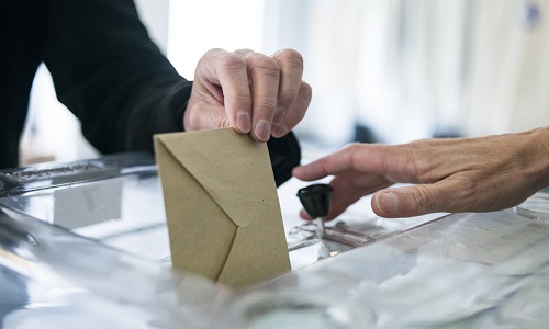 Exclusion de toute personne ayant été condamnée à toute élection et rendre le vote obligatoire !