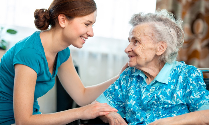 Maintien à domicile : pour une meilleure prise en charge des services à domicile en CESU !