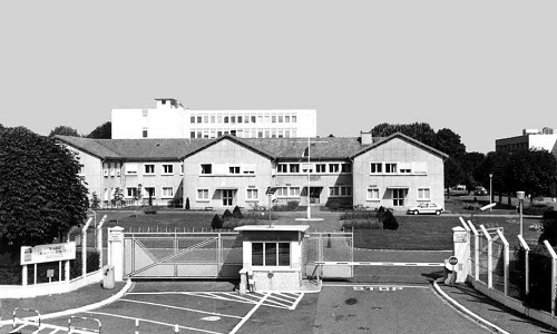 Non à la création d'un camp de transit de migrants à Toussus-le-Noble !