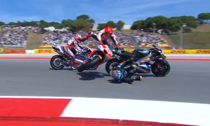 Pour l'exculsion de Marc Marquez pendant une course !