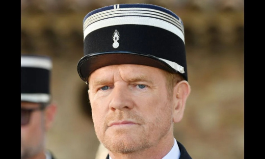 Pour le retour de section de recherches LE RETOUR DE SECTION DE RECHERCHES