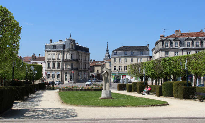 Pour la conservation du stationnement lors de la rénovation de la place Charles de Gaulle à Commercy !