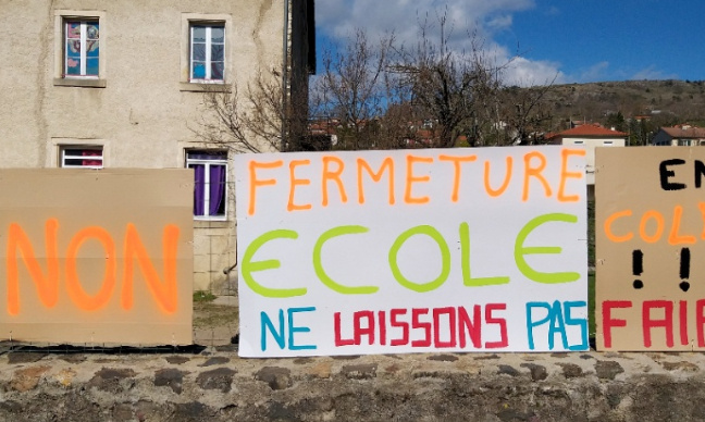 Non à la fermeture de l'école Notre Dame - 43150 LAUSSONNE
