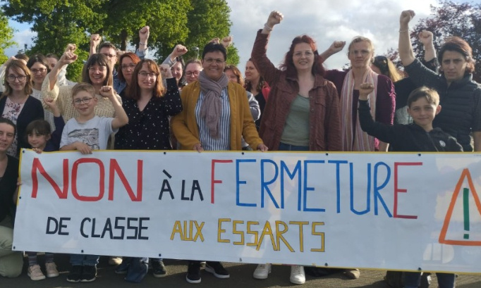 Non &agrave; la fermeture de classe maternelle publique d'Essarts en Bocage