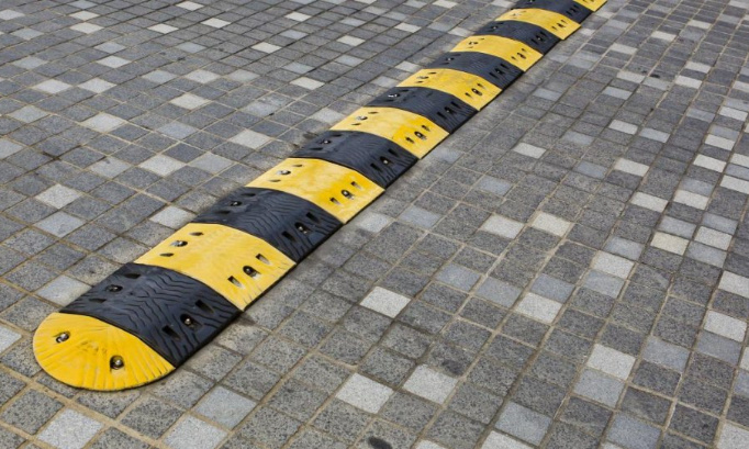 dos d'âne à la rue du rond point gilly