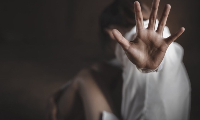 Stop à la mise en danger des victimes de violences intra-familiales et sexuelles : pour leur protection et leur accès à des soins spécialisés !