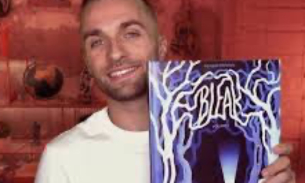 Pour que le youtubeur Squeezie continue les histoires d'horreur sur sa chaîne YouTube