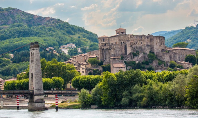 Contre l'augmentation des repas à la cantine !