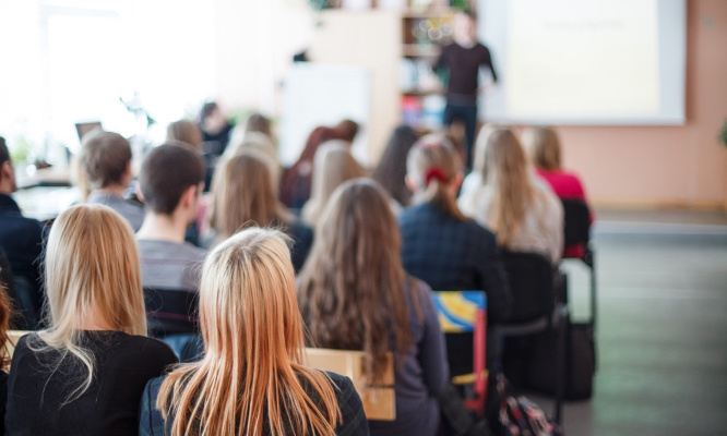 Education : non à des classes surchargées !