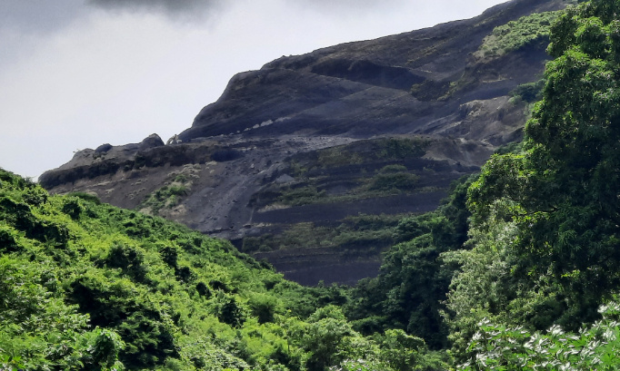 Non à la disparition des Monts-Caïbes de Guadeloupe !