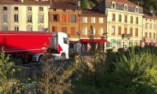 Pour l’interdiction des camions poids-lourds en transit sur la RD389 !