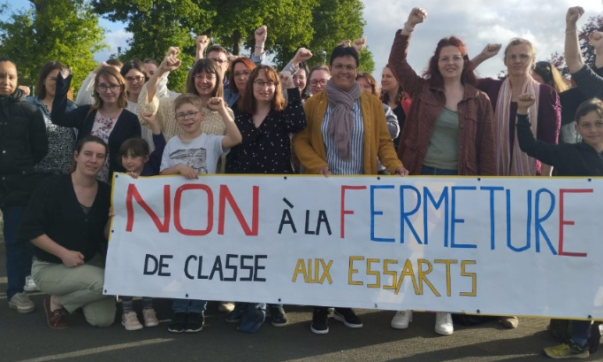 Non à la fermeture de classe maternelle à Essarts en Bocage